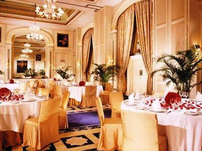 Hotel Peninsula