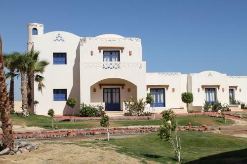 Hotel Aurora Beach Safari Resort