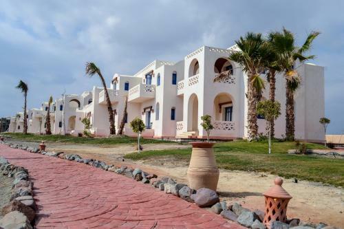 Hotel Aurora Beach Safari Resort