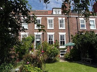 Bed & Breakfast Saint Hilda's House