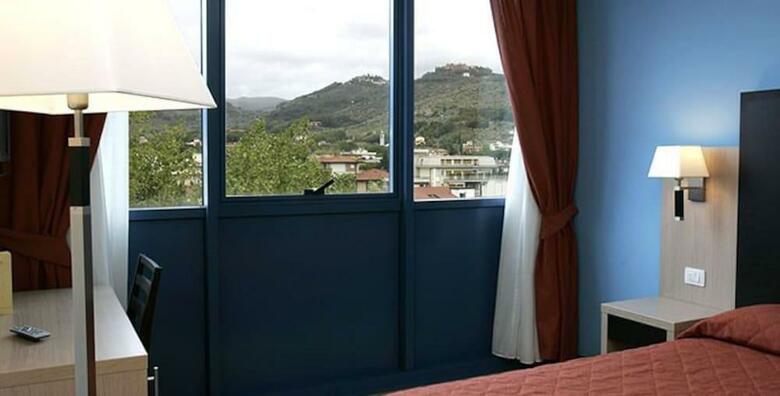 Hotel Tuscany Inn