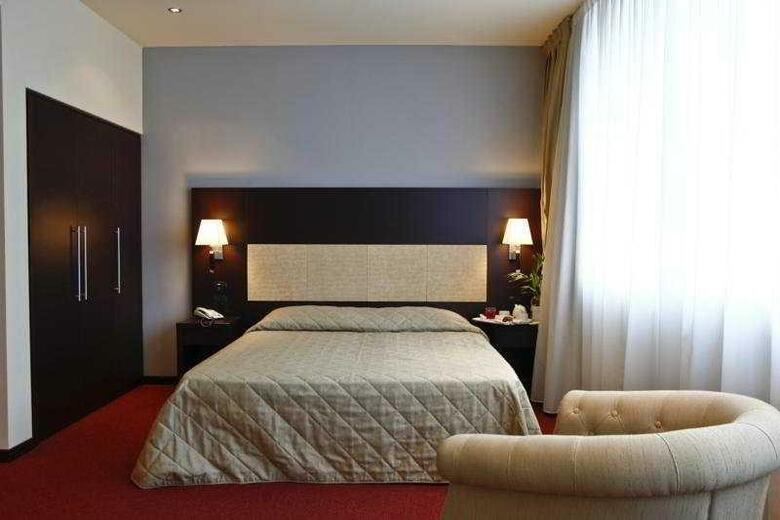 Hotel Tuscany Inn