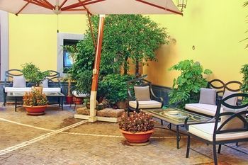 Le Cheminee Business Hotel