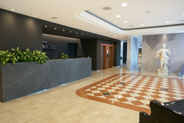 Hotel Omnia