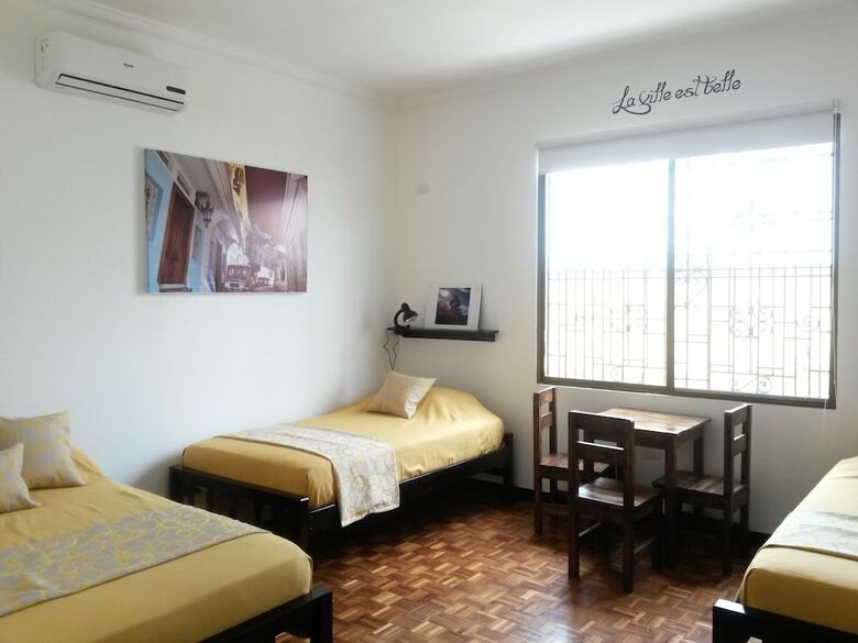 Hostal Villa64