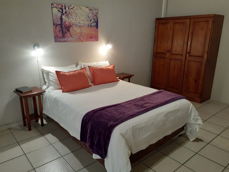 Hostal Komati Guesthouse