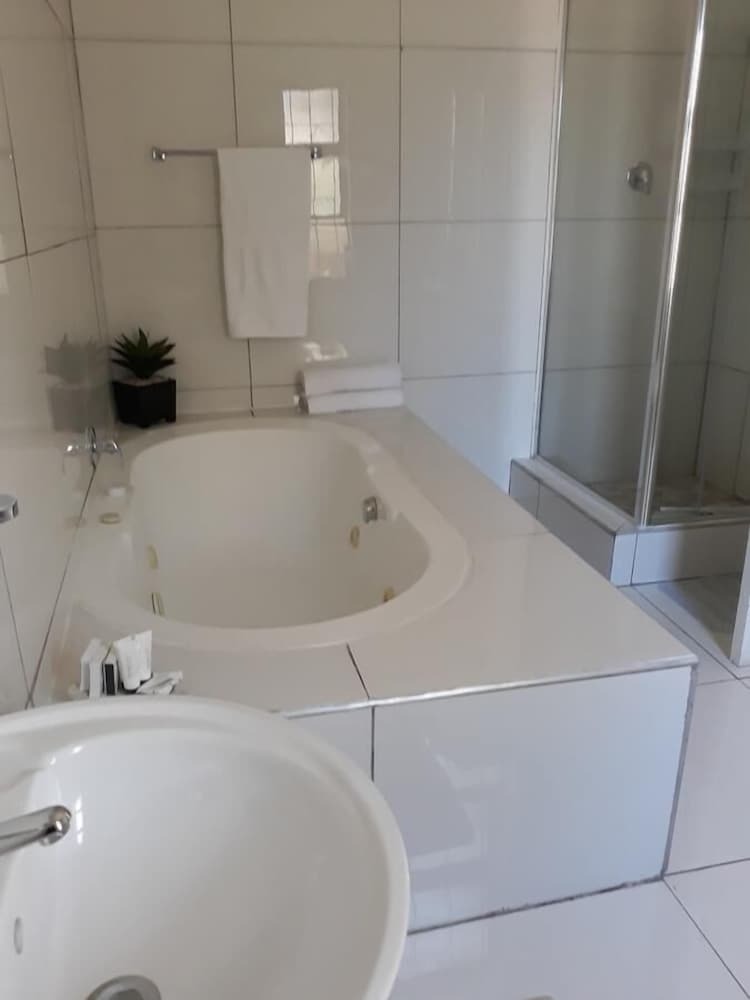 Hostal Komati Guesthouse