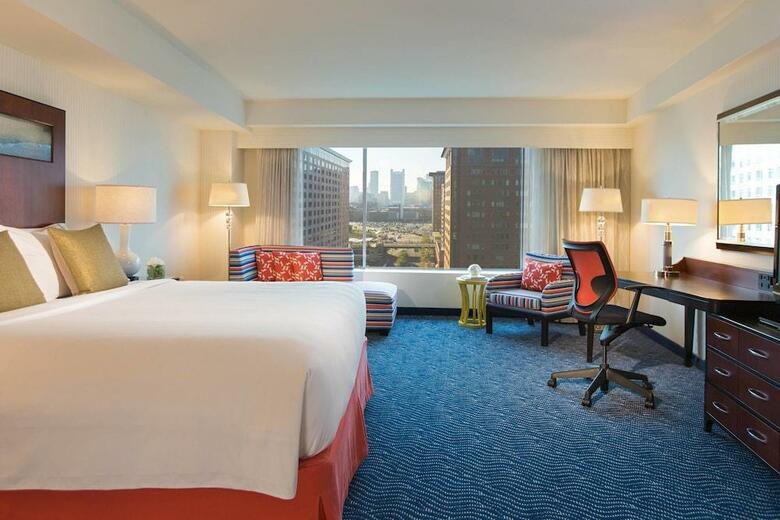 Hotel Renaissance Boston Waterfront