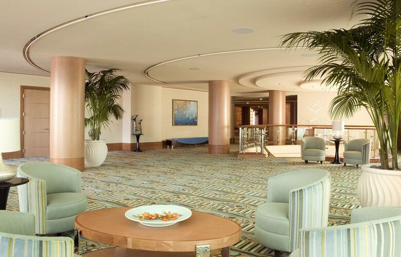 Hotel Renaissance Boston Waterfront