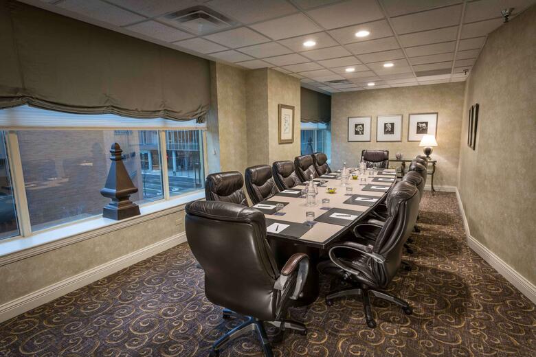 Hotel Hilton Netherland Plaza