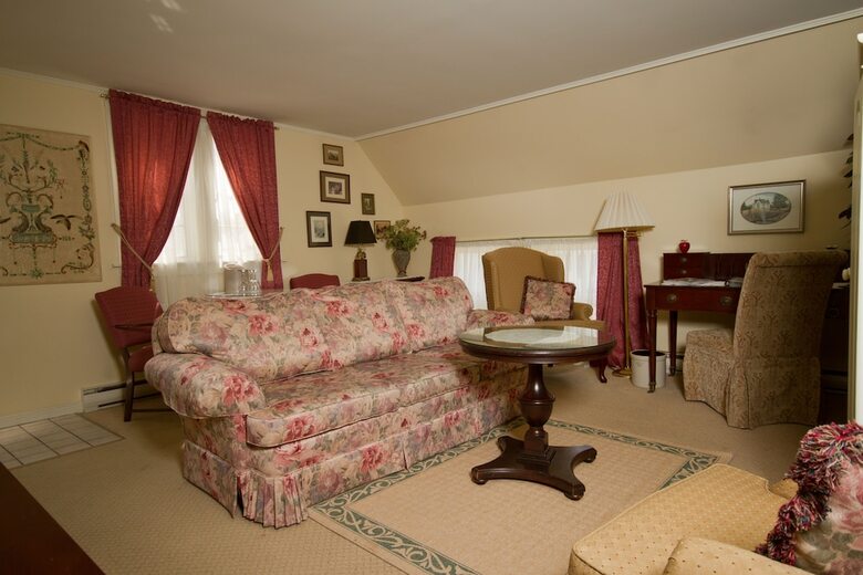 Hostal Victoria's Historic Inn
