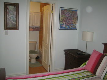 Suite Dreams Toronto Bed & Breakfast