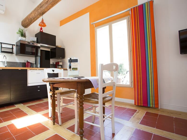 Apartments La Com�die De P�zenas