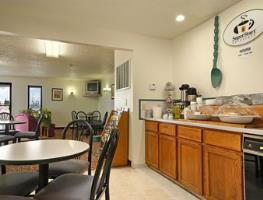 Super 8 Motel - Colby
