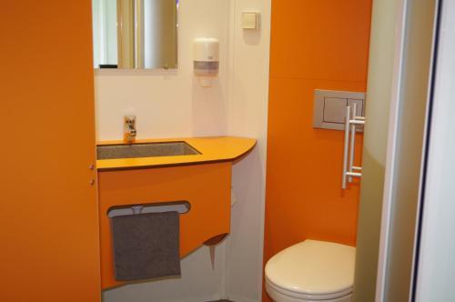 Hotel Kyriad Direct Saintes (ex Balladins)