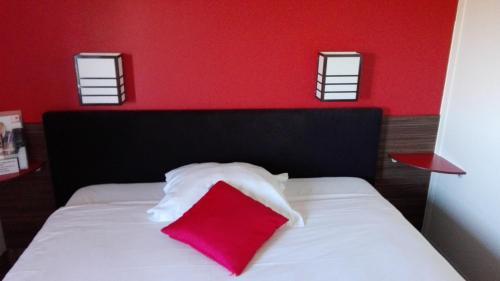 Hotel Kyriad Direct Saintes (ex Balladins)