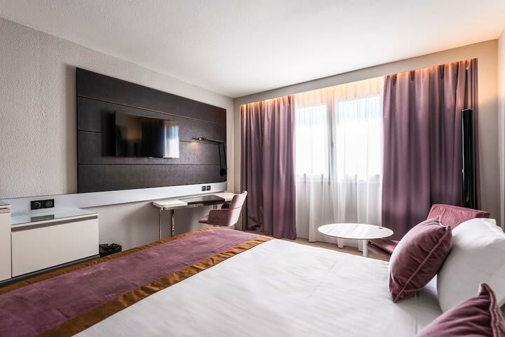 Novotel Orl�ans Charbonni�re Hotel