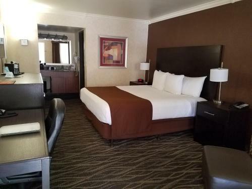 Best Western Innsuites Hotel