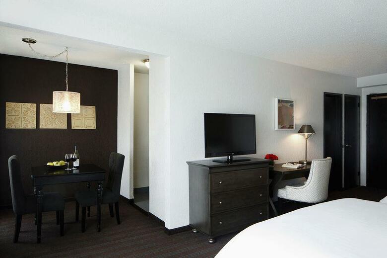 Hotel Capitol Hill Suites