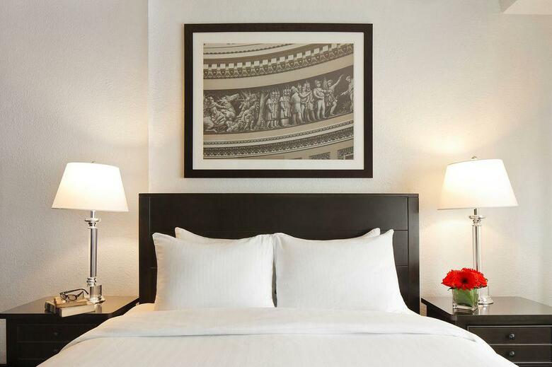 Hotel Capitol Hill Suites