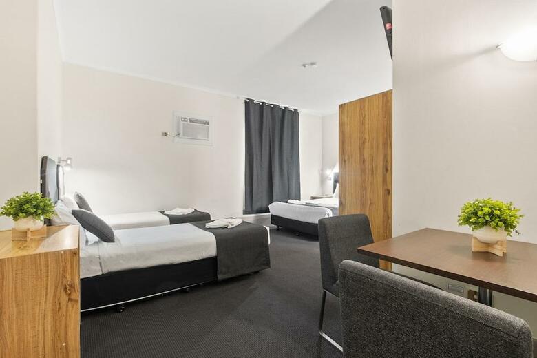 Hotel Adelaide Paringa