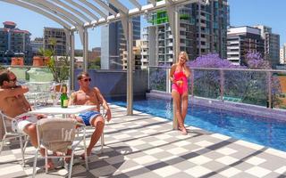 Hotel Astor Metropole (torre)