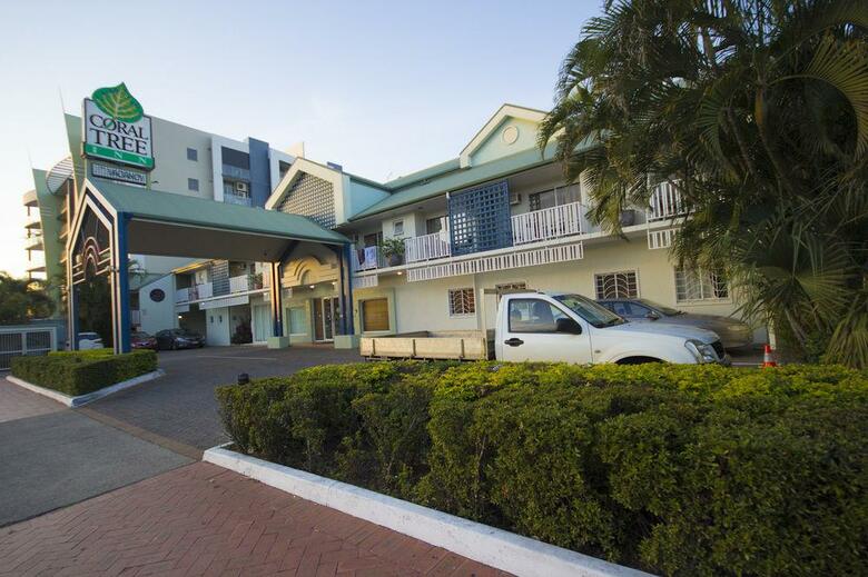 Hotel Coral Tree Inn