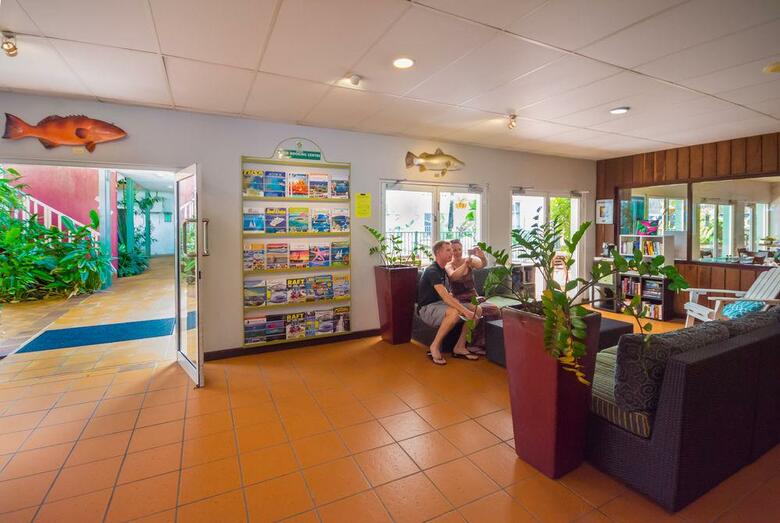 Hotel Coral Tree Inn