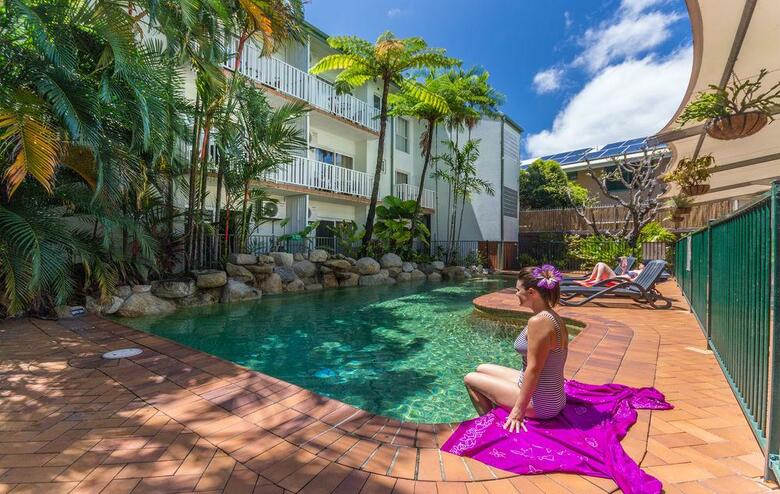 Hotel Coral Tree Inn