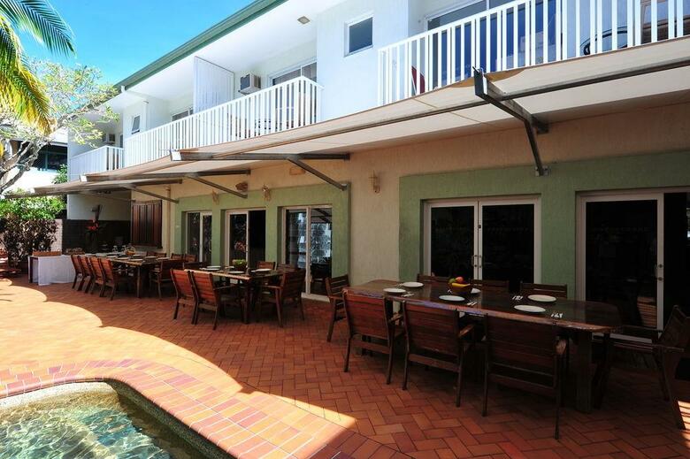 Hotel Coral Tree Inn
