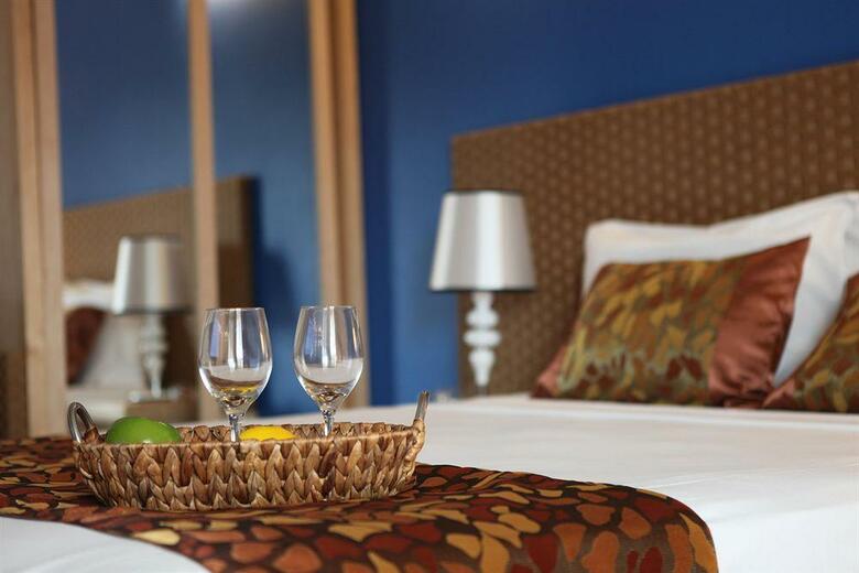 Hotel Coral Tree Inn