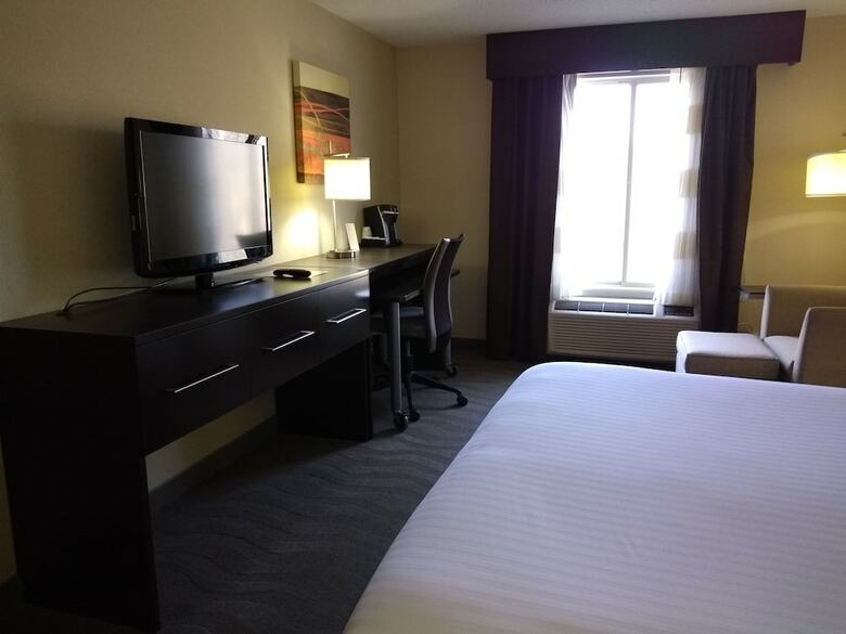 Holiday Inn Express Hotel & Suites Waterford