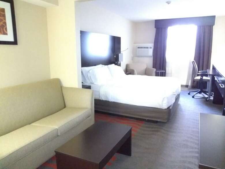 Holiday Inn Express Hotel & Suites Waterford