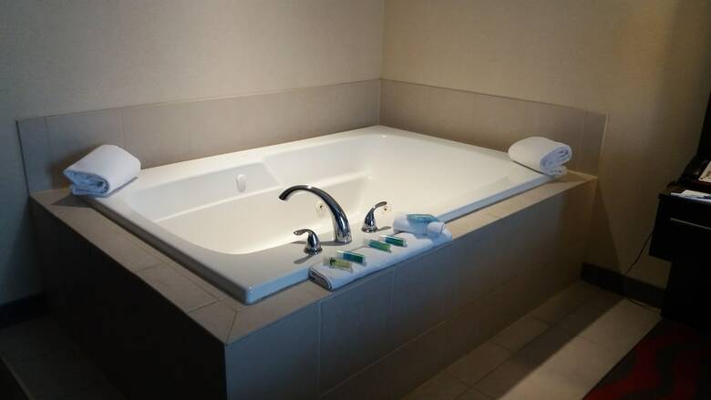 Holiday Inn Express Hotel & Suites Waterford
