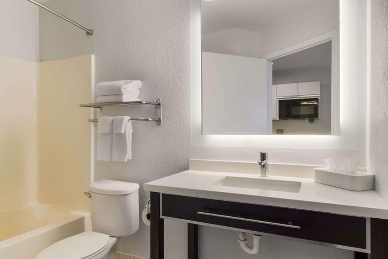 Hotel Hawthorn Suites By Wyndham Omaha/old Mill