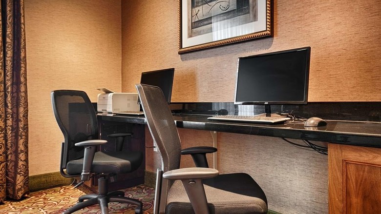 Best Western Plus Henderson Hotel