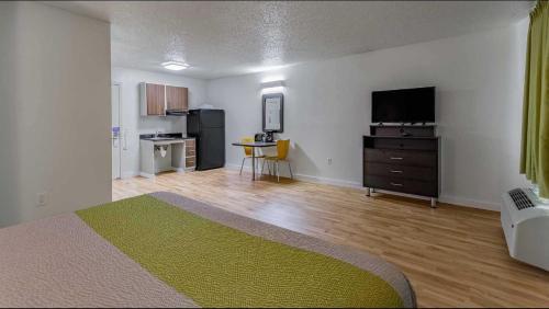 Orange Extended Stay Hotel