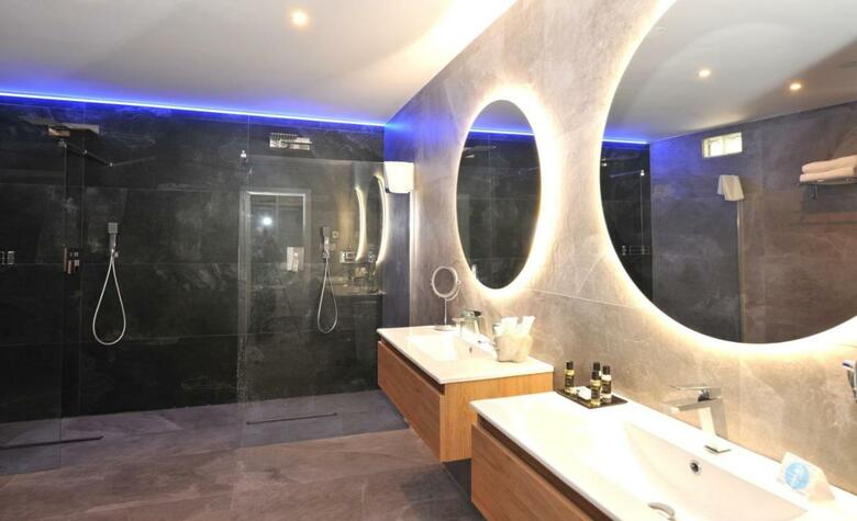 Hotel Salobre�a Suites