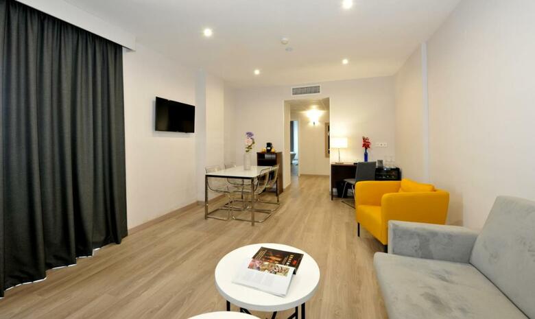 Hotel Salobre�a Suites