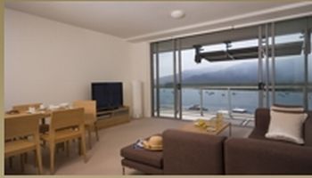 Hotel Cairns Harbour Lights