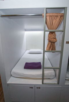 Pillow Talk Hostel