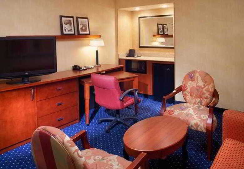 Hotel Courtyard Chicago Waukegan Gurnee