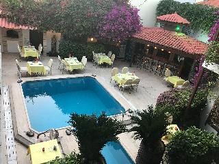 Hotel Karyatit
