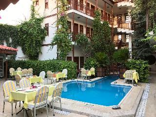 Hotel Karyatit