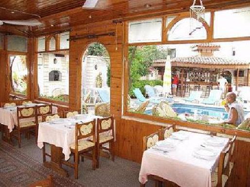 Hotel Karyatit