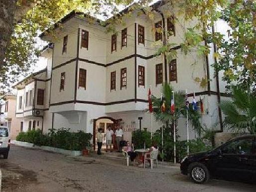 Hotel Karyatit