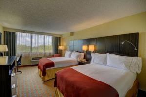 Holiday Inn Express Hotel & Suites