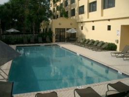 Holiday Inn Express Hotel & Suites
