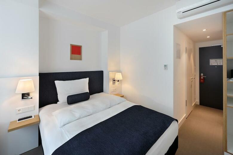 VI Vadi Hotel Bayer 89