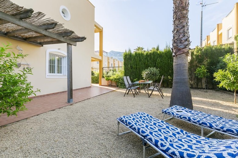 Casa Amarilla
